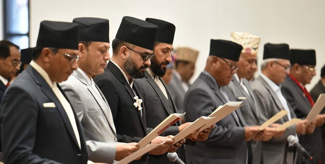 नवनिर्वाचित सांसदहरूले गरे शपथ ग्रहण